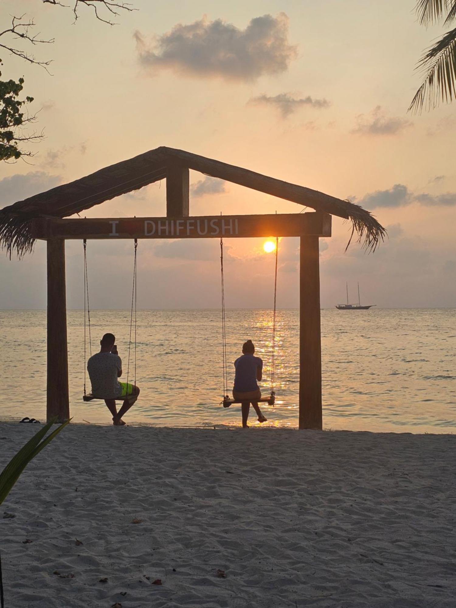 Nirili Villa Dhiffushi Kültér fotó